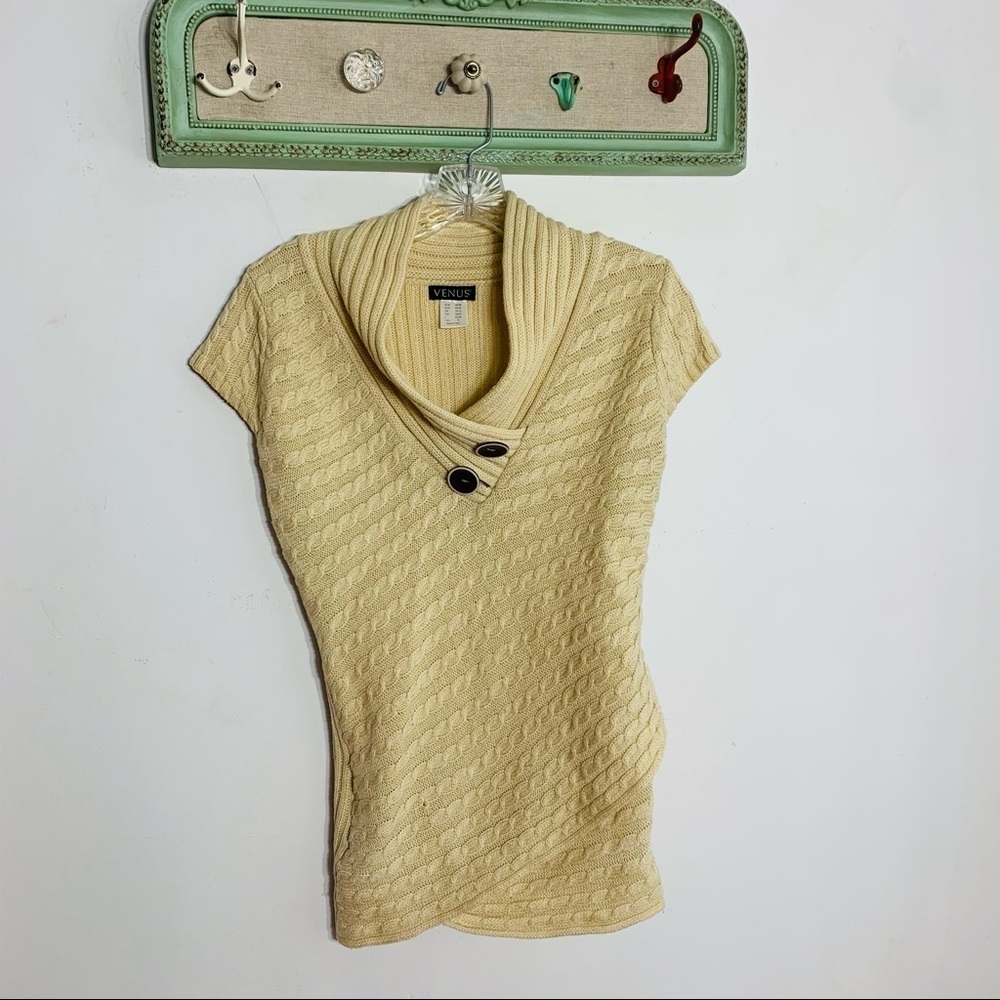 Venus cable knit oatmeal cream cross over sweater small women’s